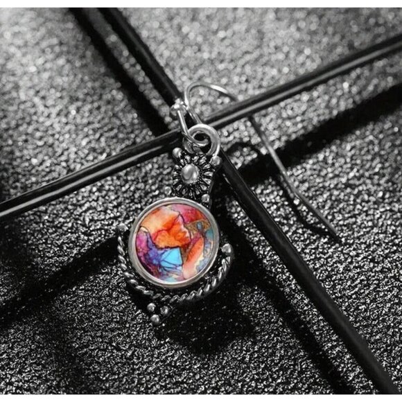 Vintage Style Earrings - Picture 3 of 5